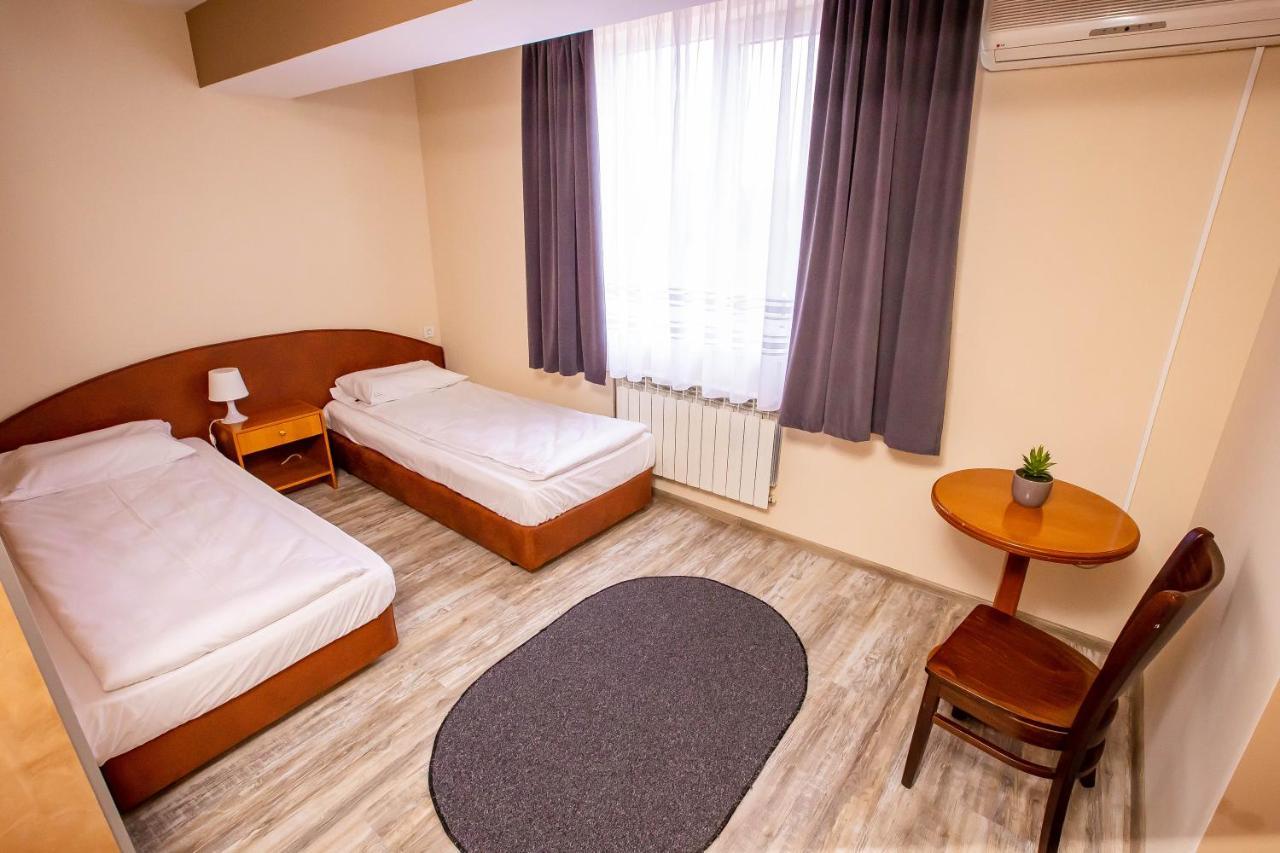 Komitite Complex Chuchuligovo Bagian luar foto